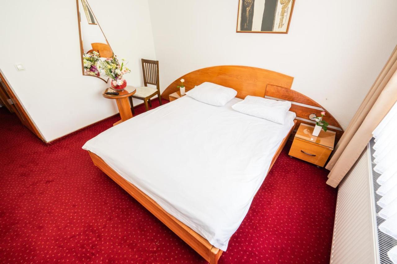 Park Hotel Bihać Extérieur photo