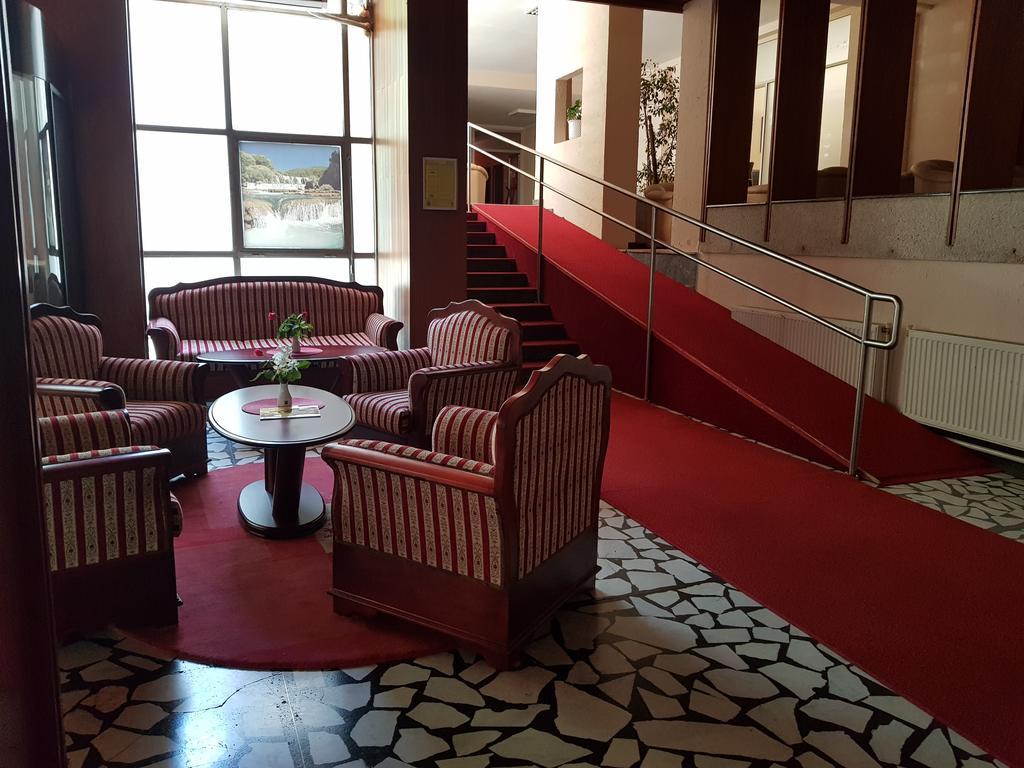 Park Hotel Bihać Extérieur photo
