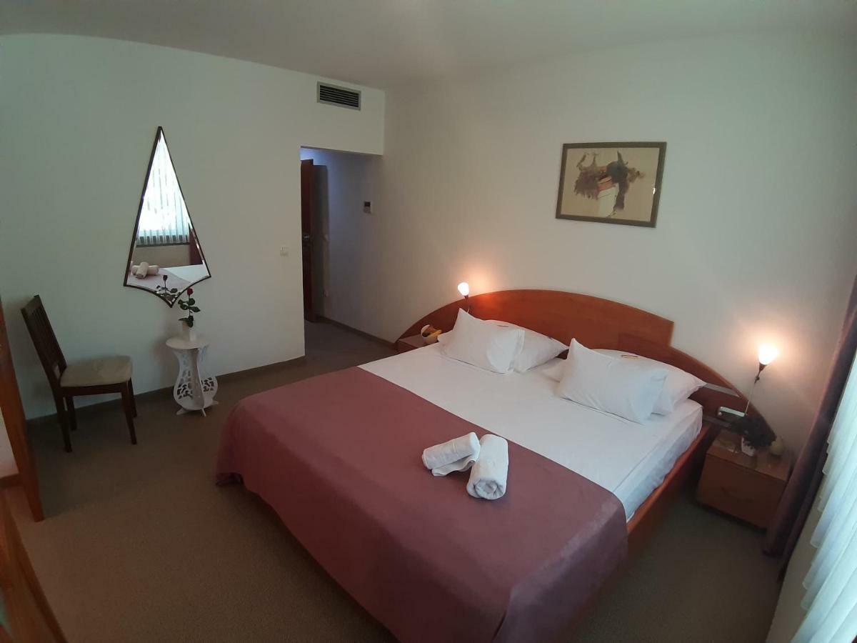 Park Hotel Bihać Extérieur photo